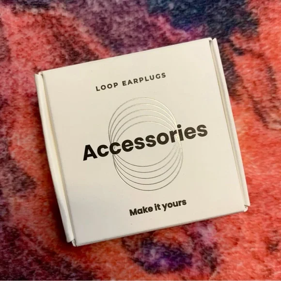 💜 Loop Earplug Accessories White Carry Case - NWT - Picture 2 of 5